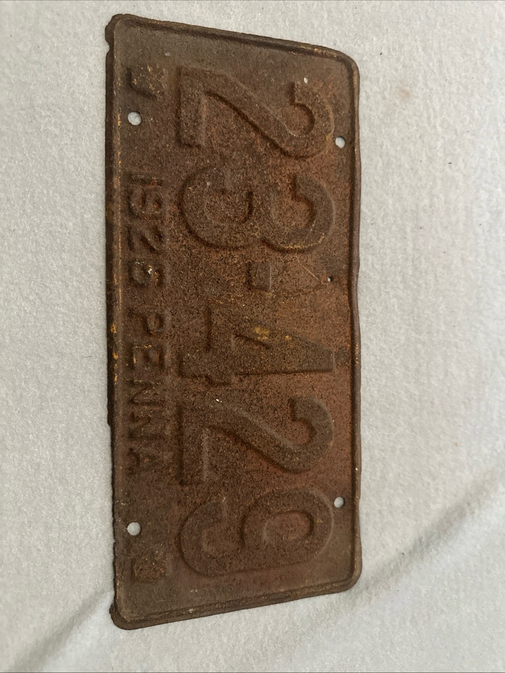 Rustic Brown Vintage-Style Wall License Plate Decor